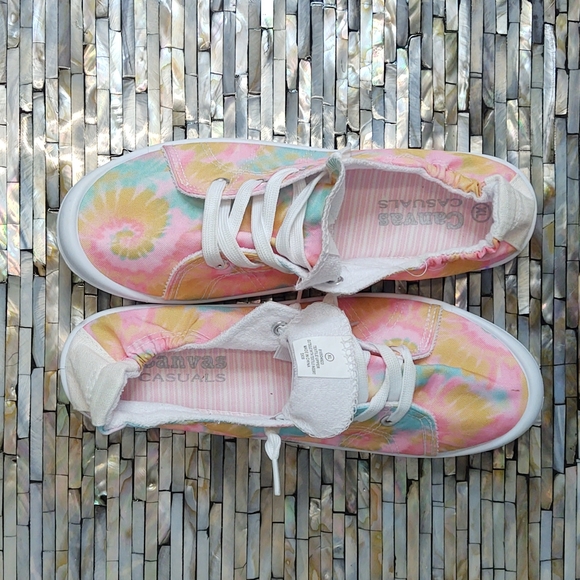 TIE DYE Slip-on Canvas Summer Sneakers - EUC - Size XL - Picture 3 of 6